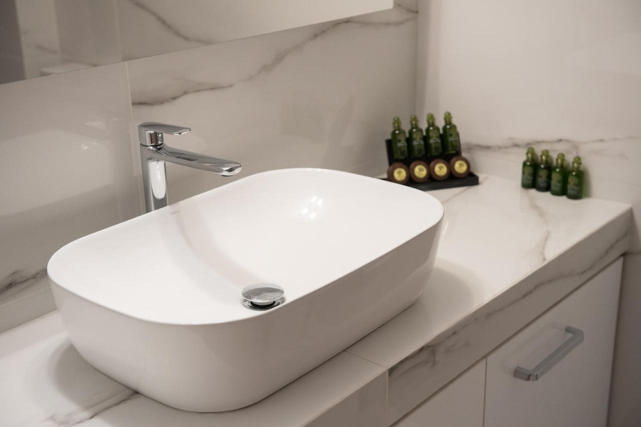 Newly Renovated Flat 500M From Subway Station Apartment เอเธนส์ ภายนอก รูปภาพ