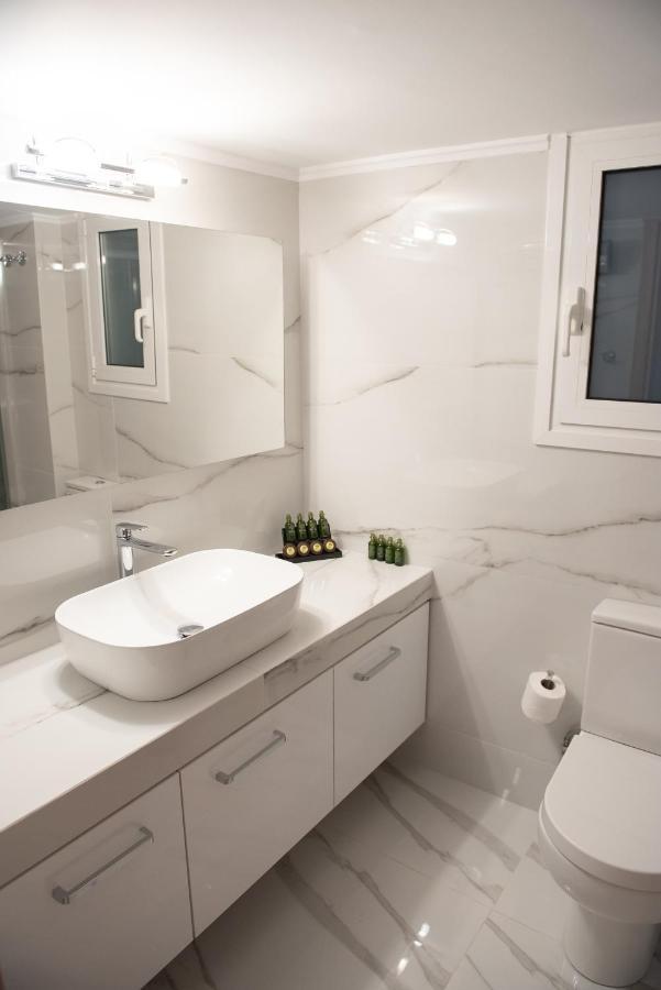 Newly Renovated Flat 500M From Subway Station Apartment เอเธนส์ ภายนอก รูปภาพ